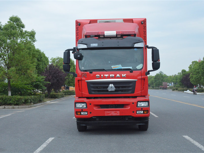 后勤保障宿营车