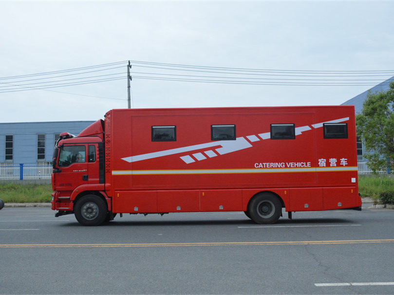 后勤保障宿营车