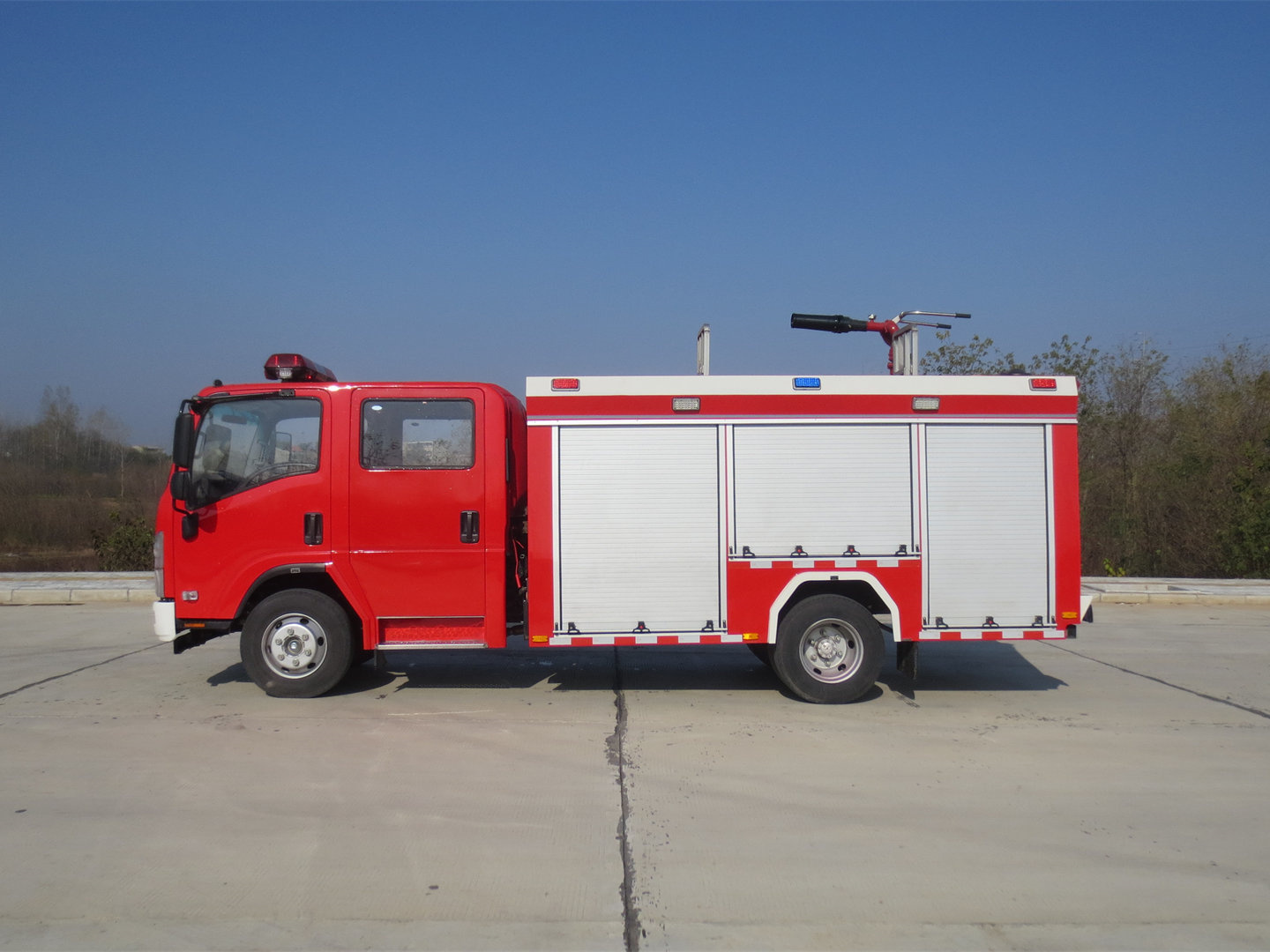 五十铃3.5吨水罐消防车