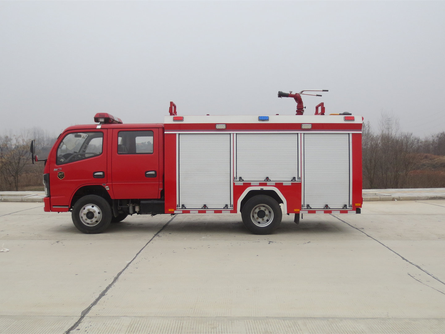 东风2.5吨水罐消防车