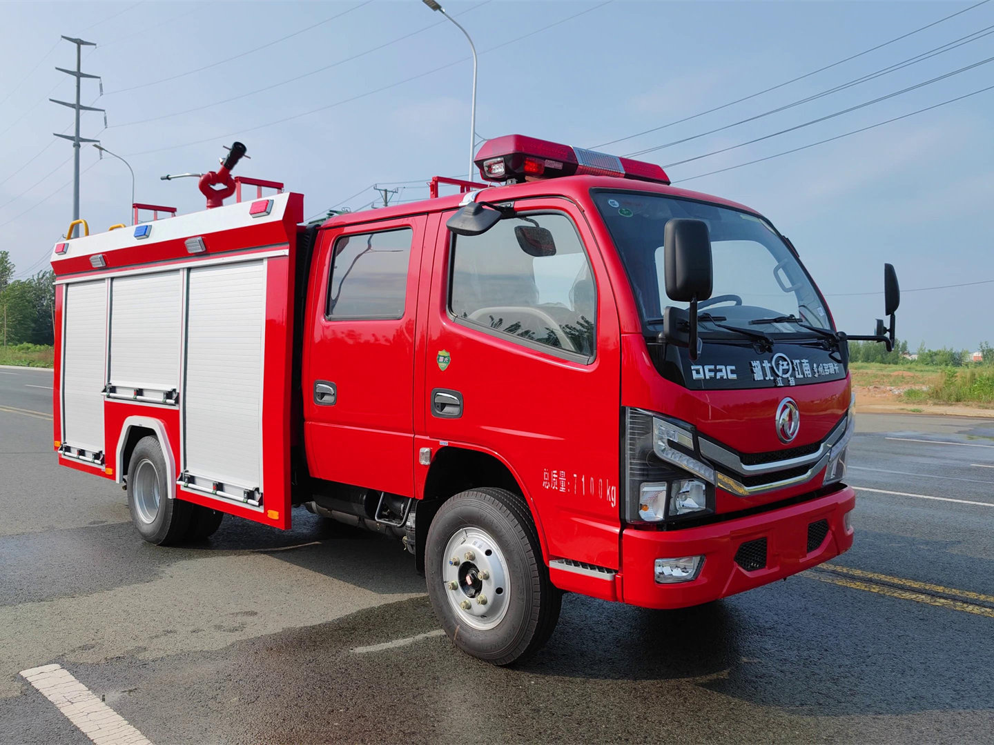 东风2.5吨水罐消防车