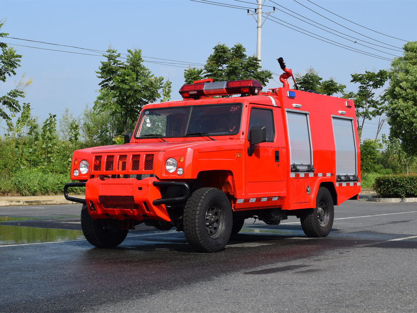 四驱1吨水罐消防车