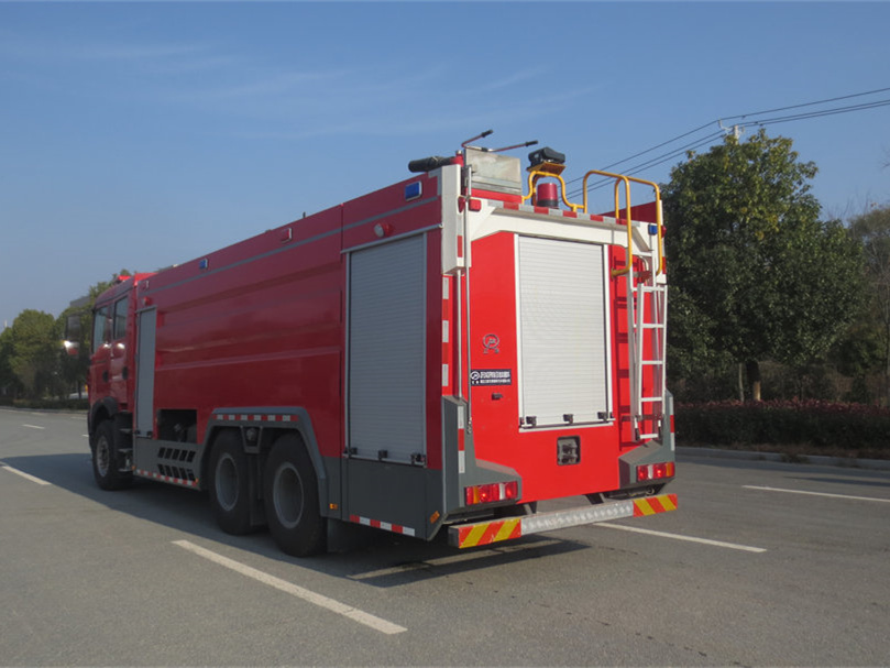 重汽16吨水罐消防车