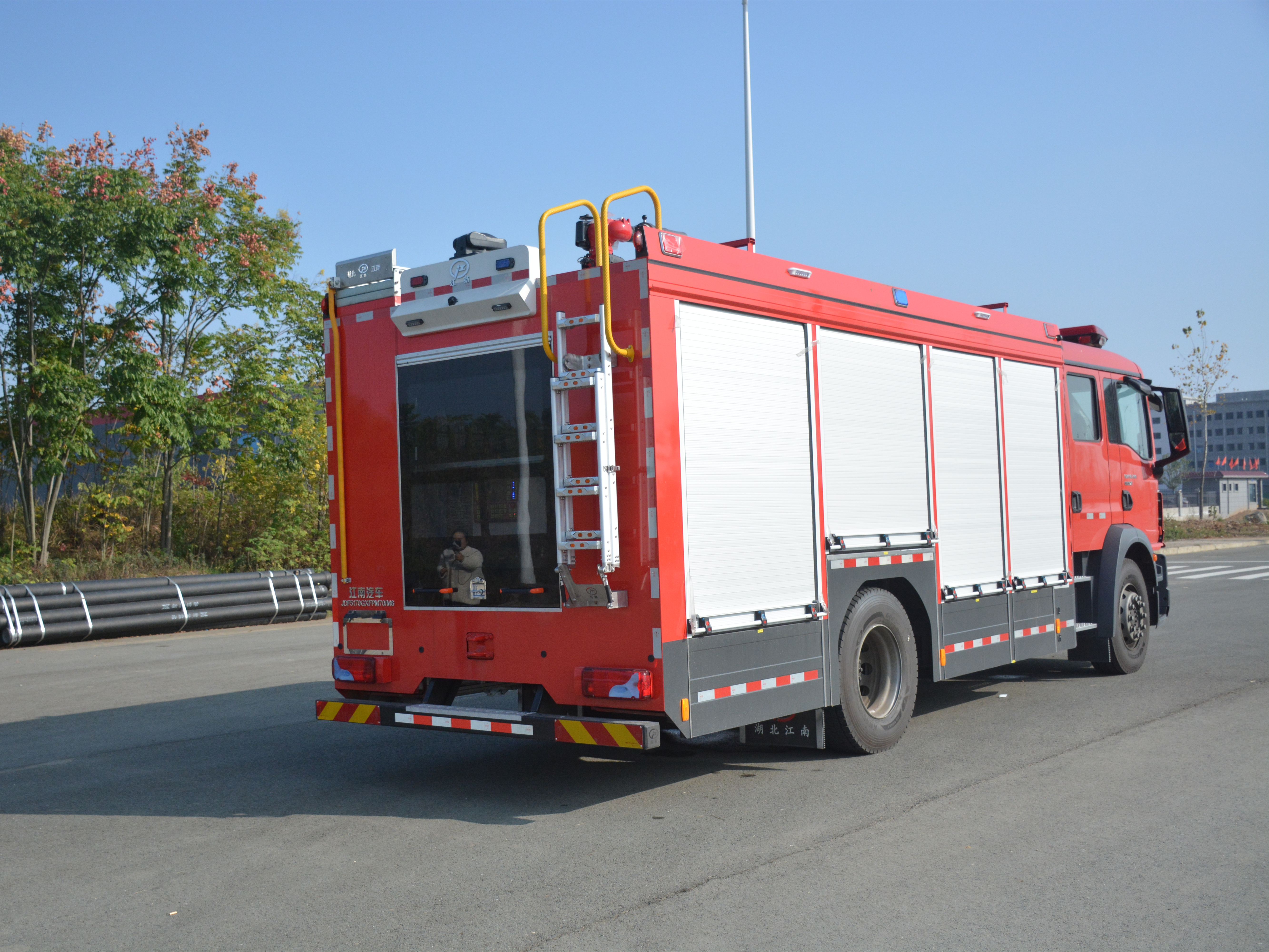 7吨曼恩泡沫消防车