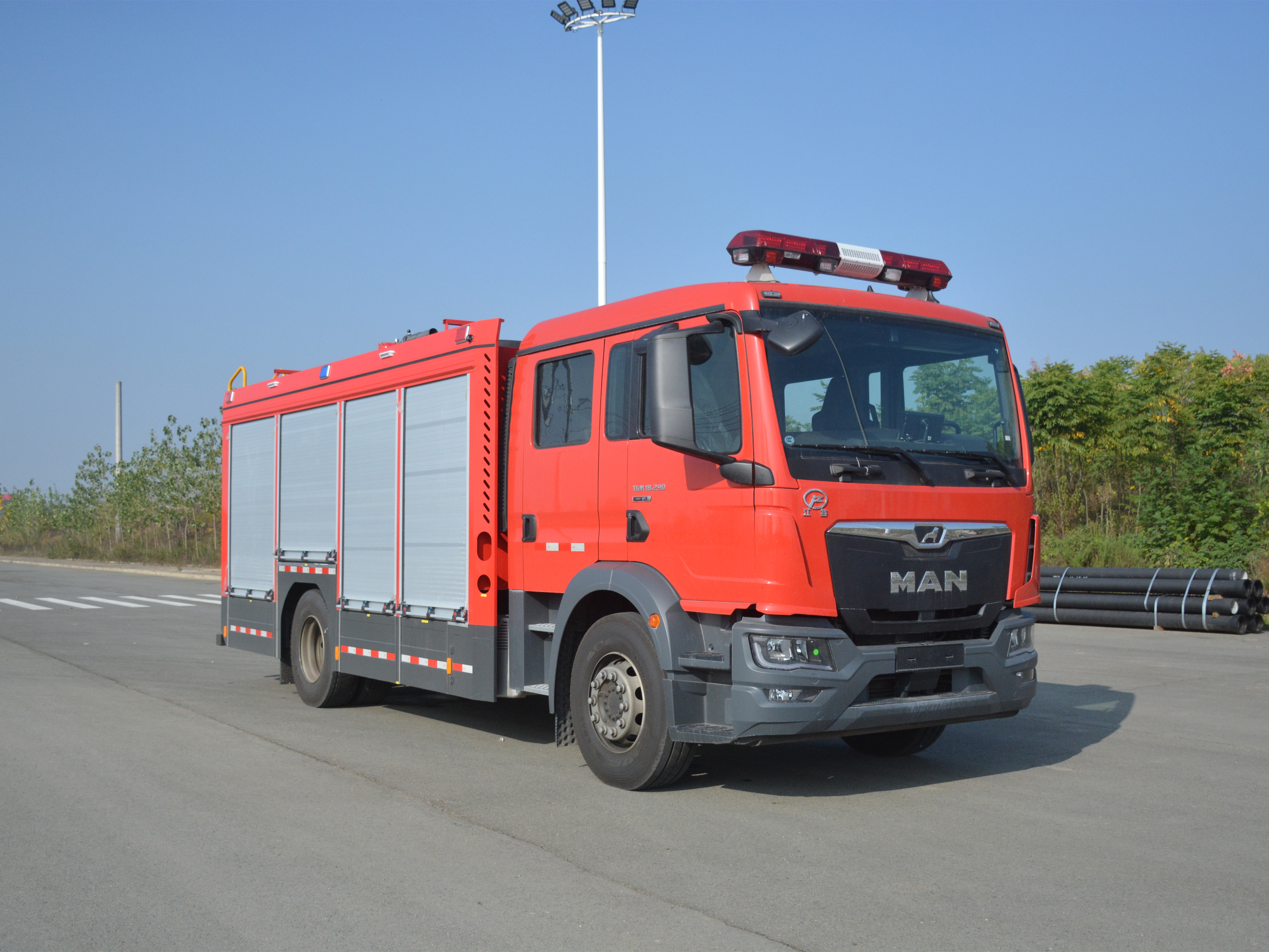 7吨曼恩泡沫消防车