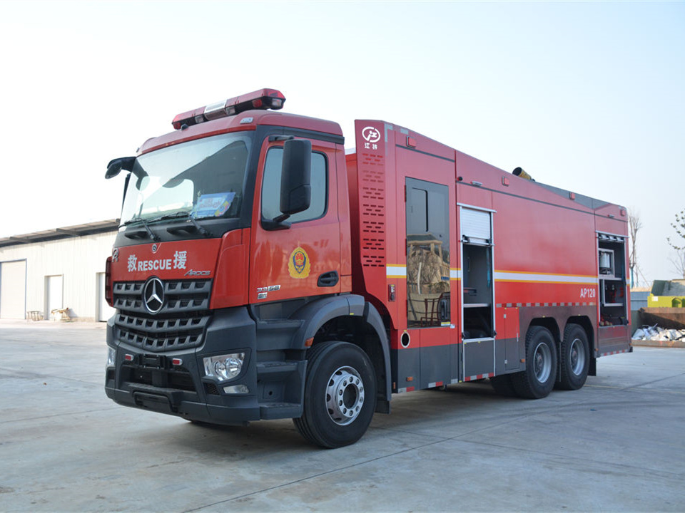 12吨奔驰压缩空气泡沫消防车