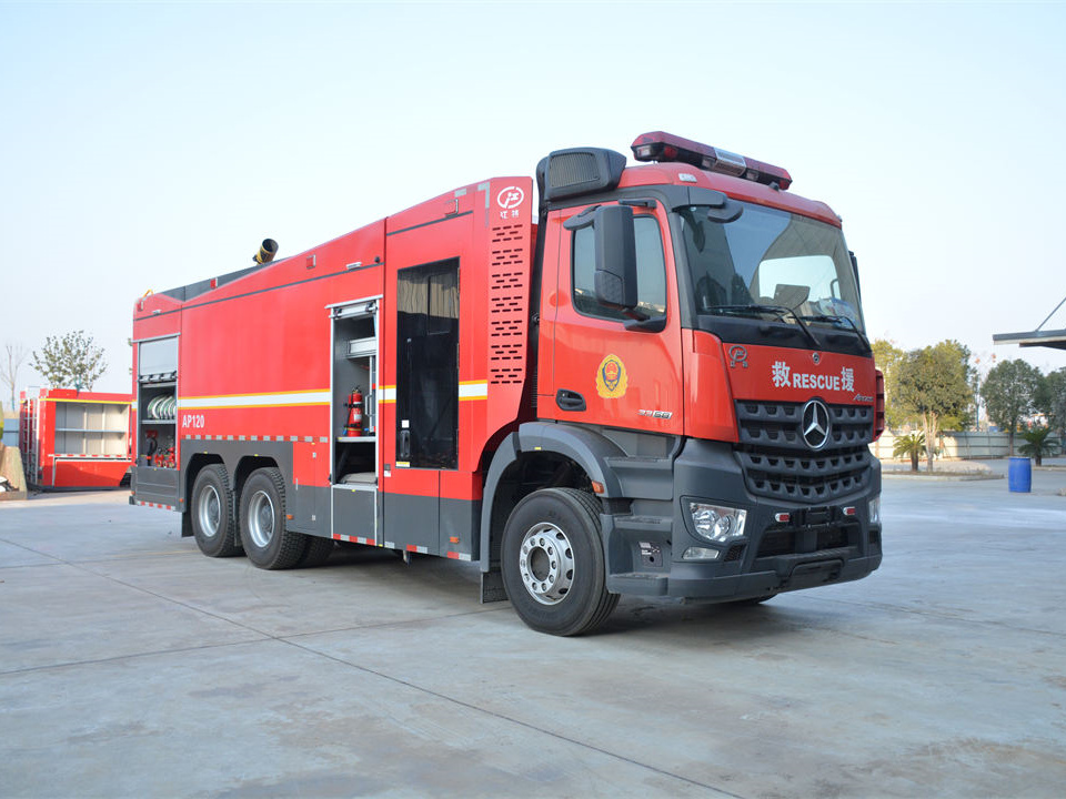 12吨奔驰压缩空气泡沫消防车
