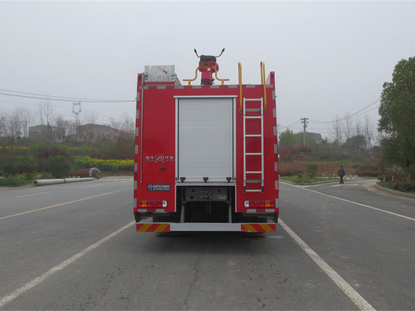 7吨干粉水联用消防车