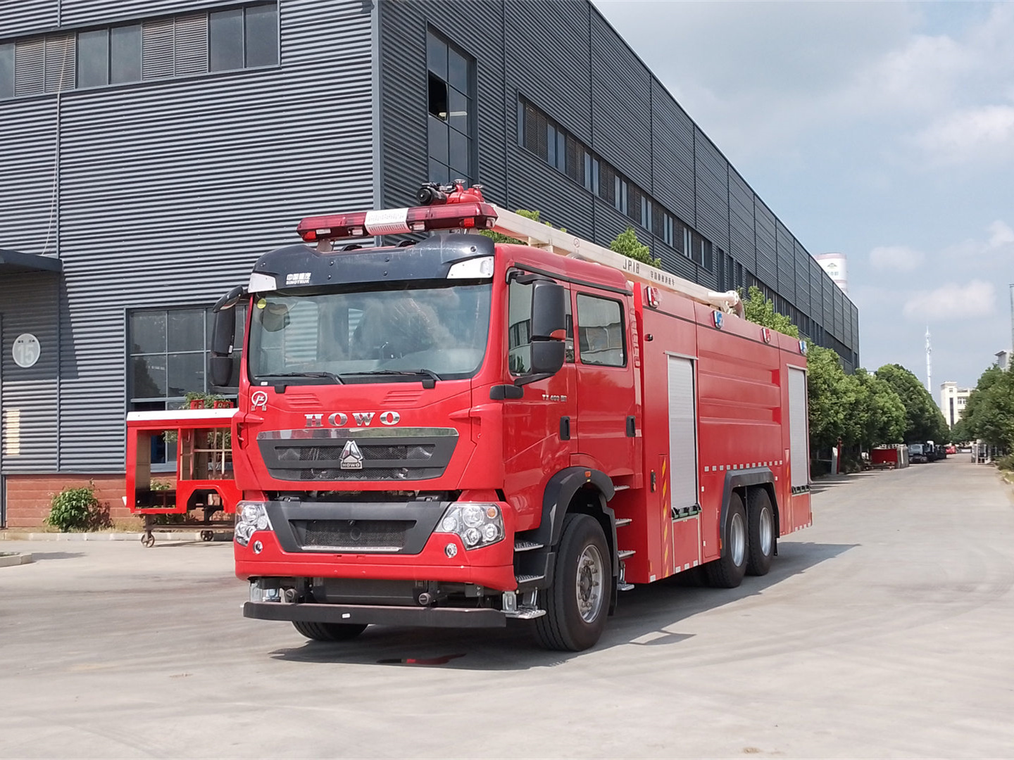 18米举高喷射消防车