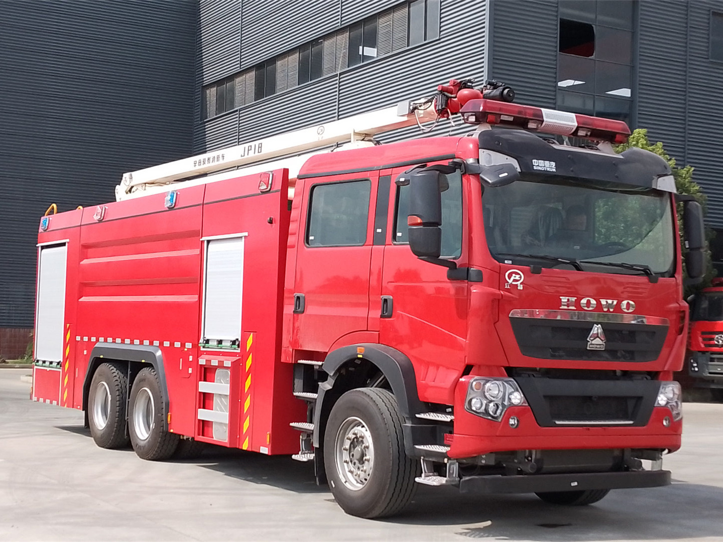 18米举高喷射消防车