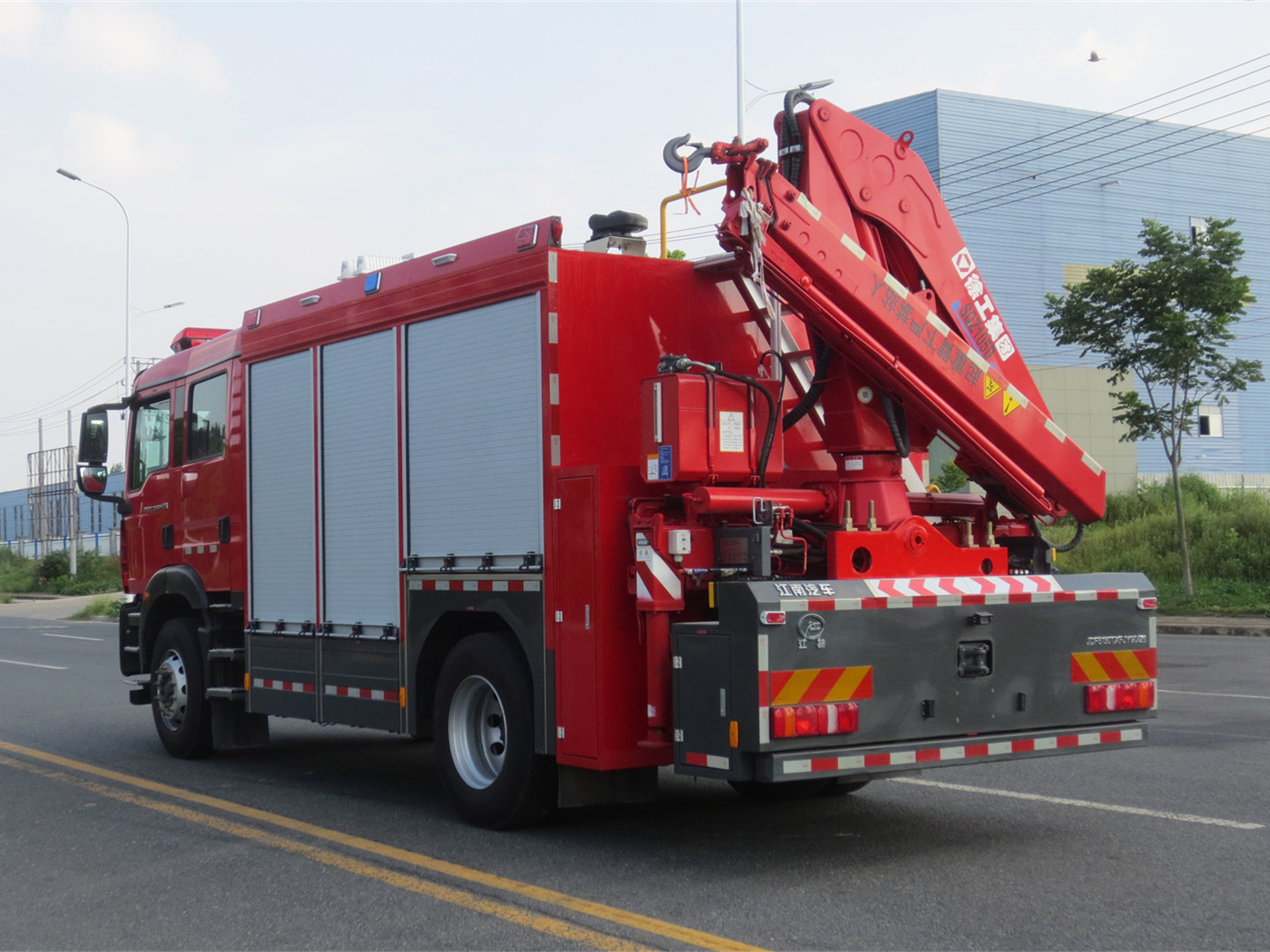 汕德卡单桥抢险救援车