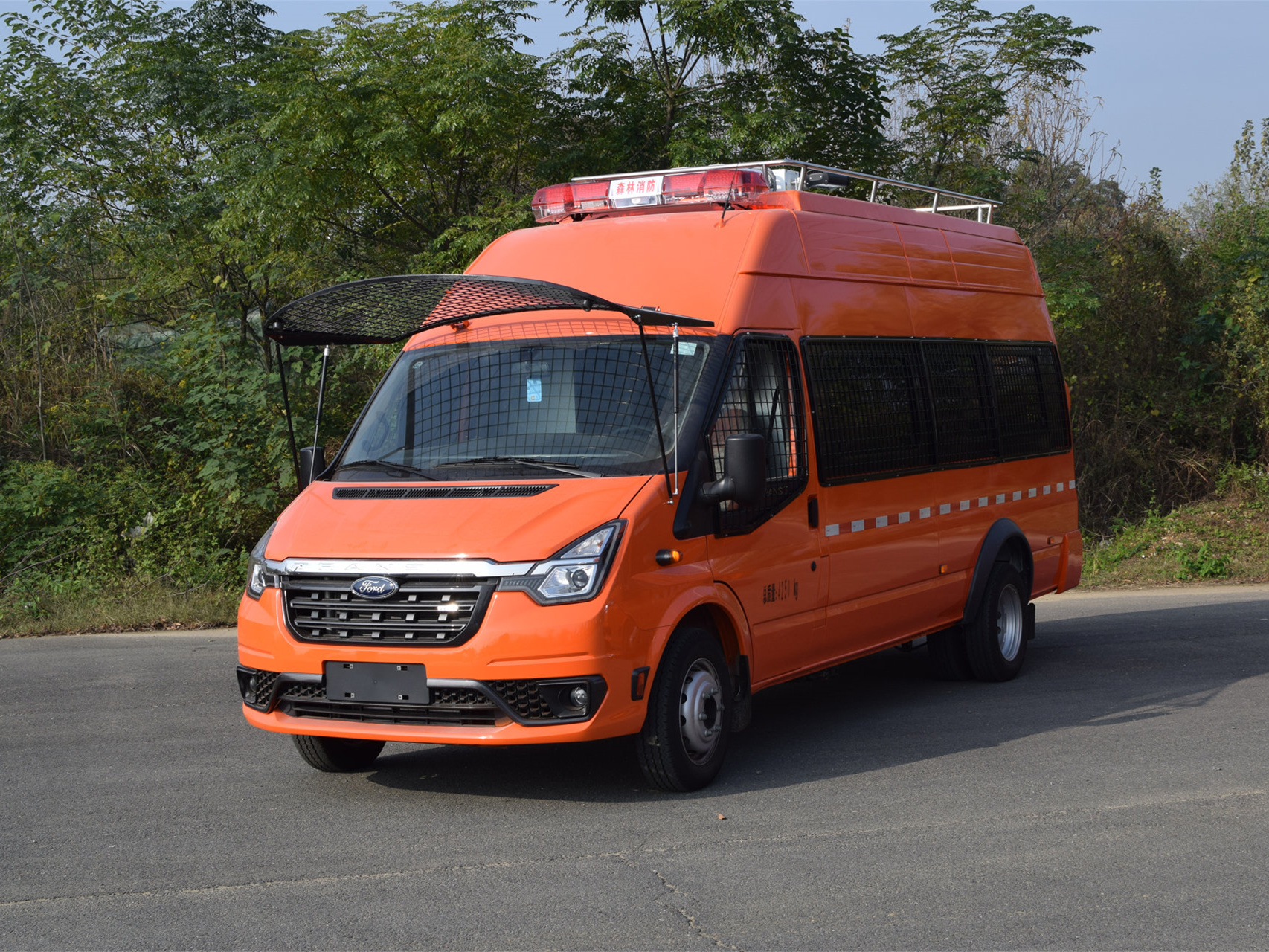 福特12座运兵车