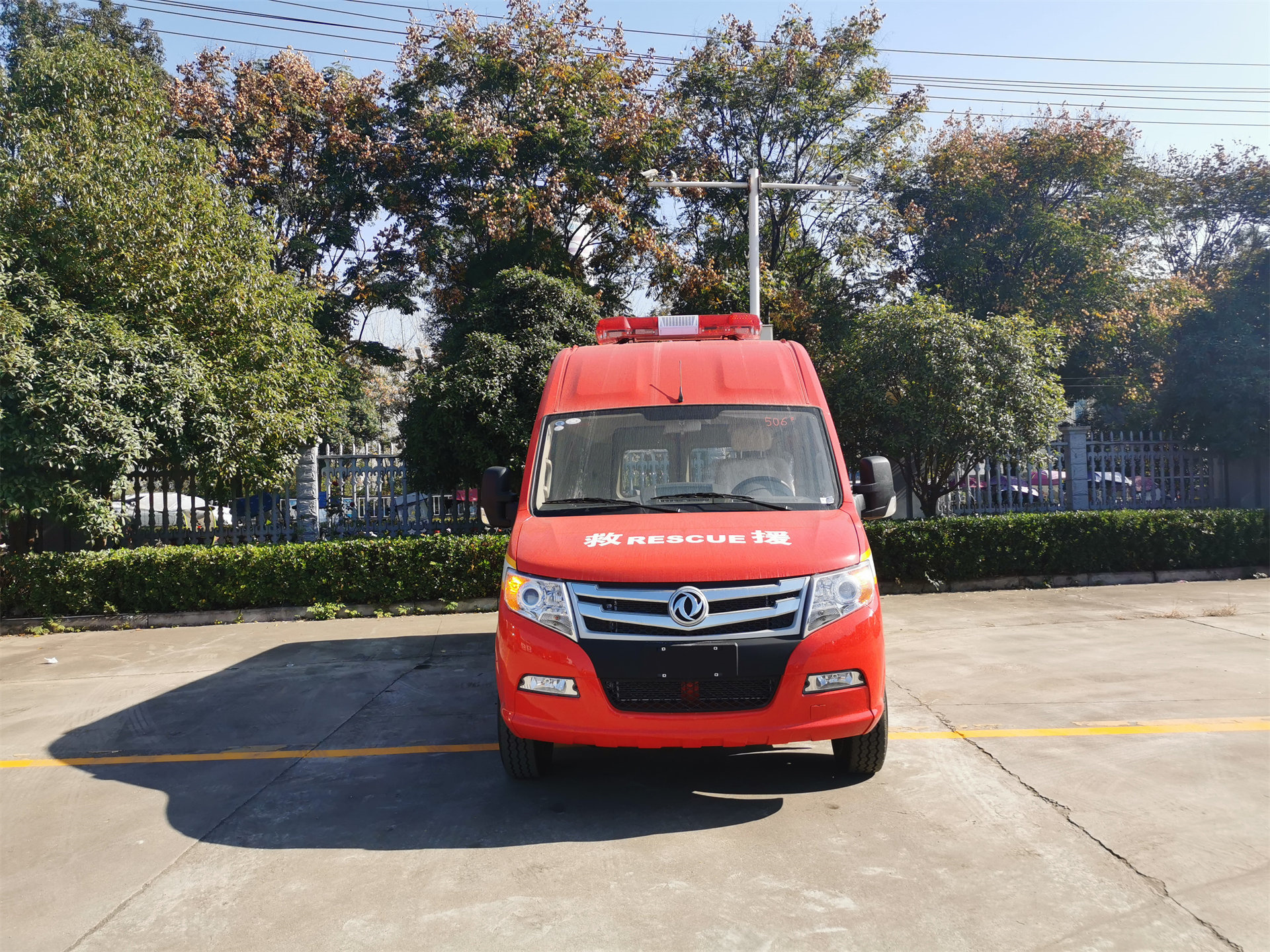 东风御风15座运兵车